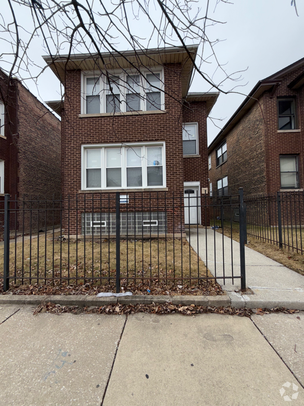 Building Photo - 7924 S May St Unit B Rental