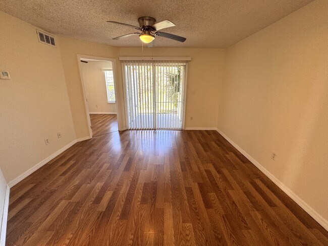 Photo - 1940 Lake Atriums Cir