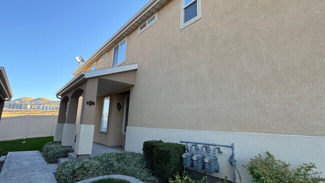 Photo - 3 bedroom 2.5 bath In Lehi!