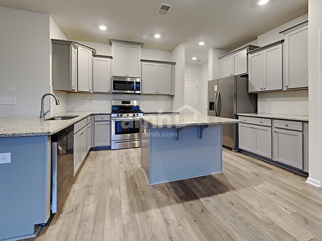 Photo - 514 Singing Bush Ave