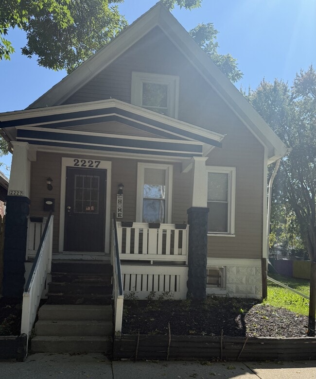Building Photo - 2227 W Cherry St Rental