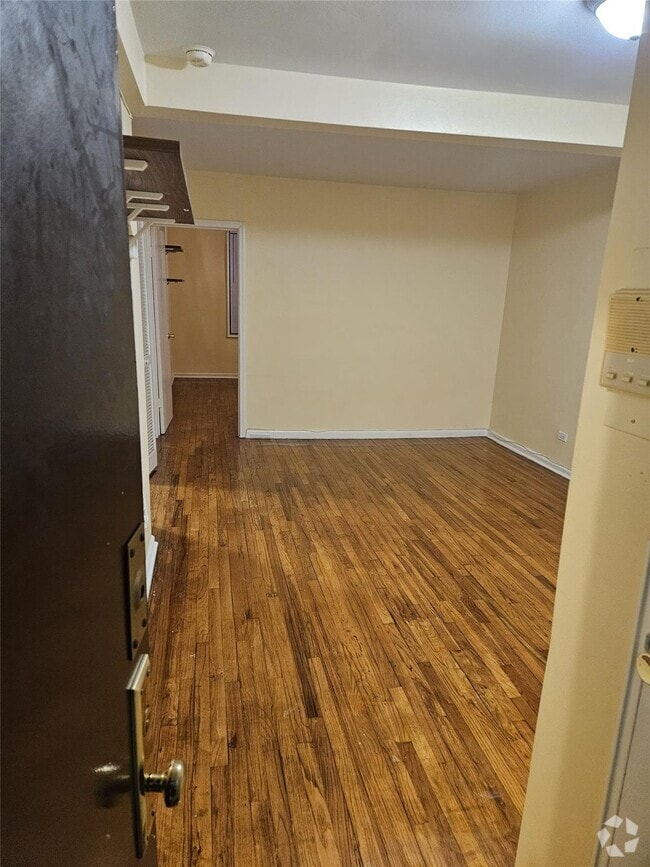 Building Photo - 10-40 Neilson St Unit 4J Rental