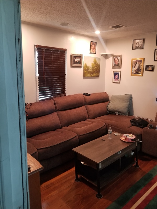 Photo - 202 W 1st St