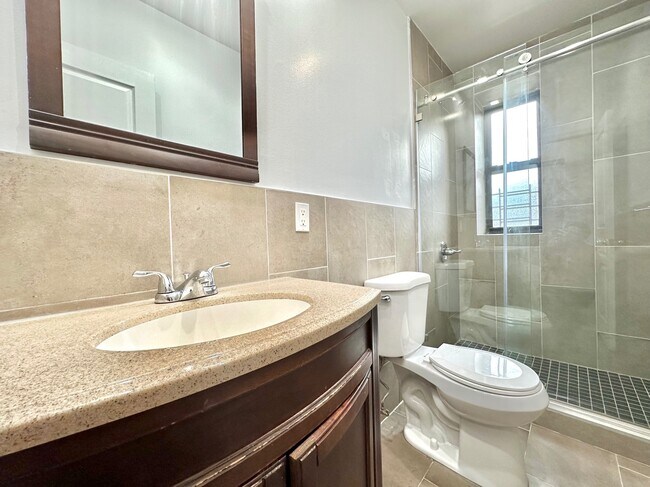 Photo - 3139 Broadway Unidad 19