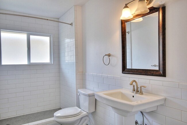 Photo - 6584 Del Playa Dr Unidad A