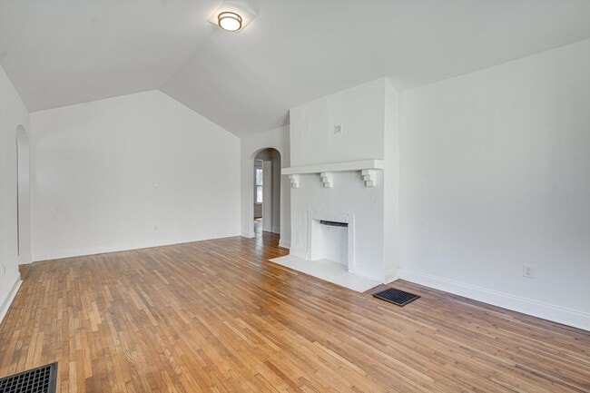 Photo - 2/ 1 Home for Rent!