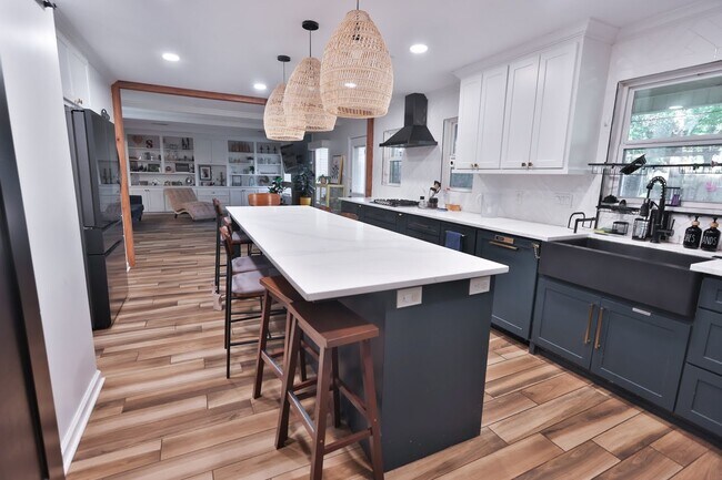 Photo - 16322 Southampton Dr