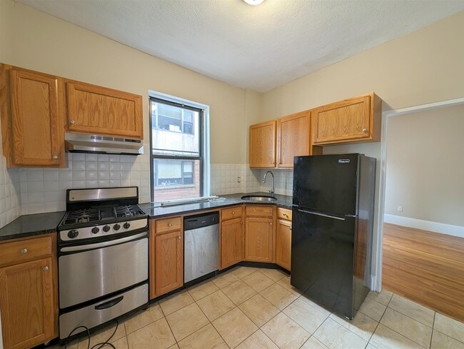 Building Photo - 50 Hancock St Unit 4