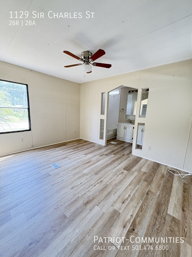 Photo - 1129 Sir Charles St