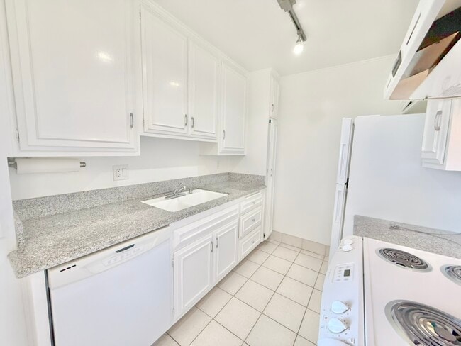 Photo - 1534 11th St Unit 1