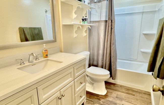 Beautiful 2-bedroom,1-bath home conveniently located near shopping, dining, schools, and Fort Cam...