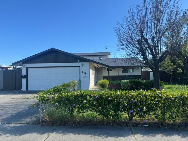 Building Photo - 519 San Remo St