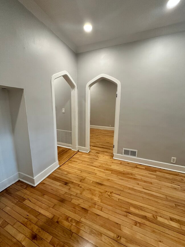 Photo - 3255 N Kenneth Ave