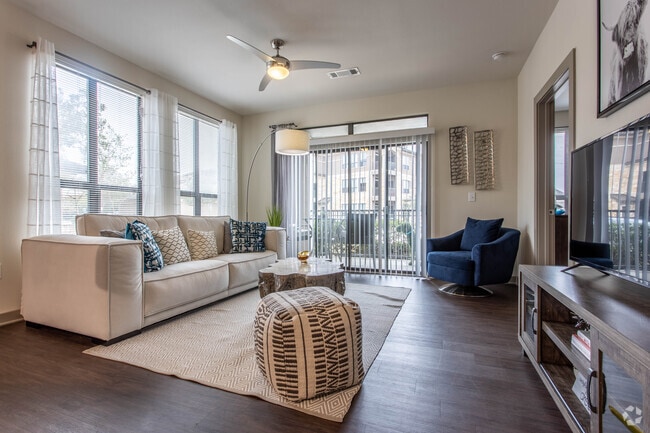 2 BR, 2 BA - 1196 SF