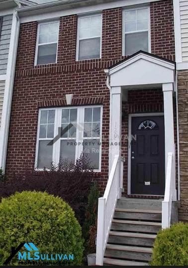 Photo - 100 Stratford Lakes Dr