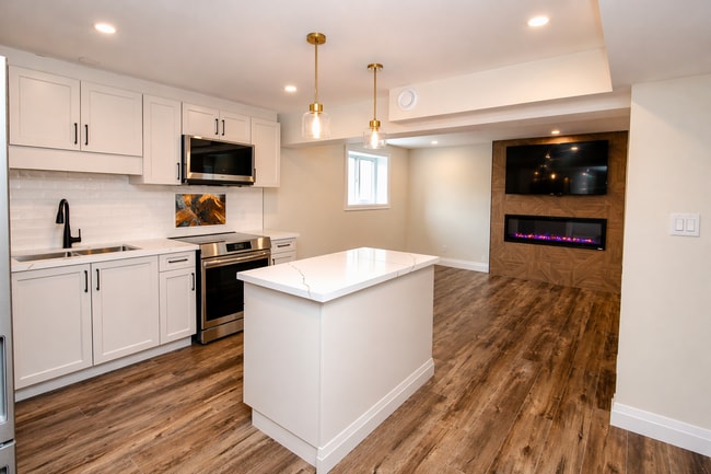 Building Photo - 3008 Young Ave