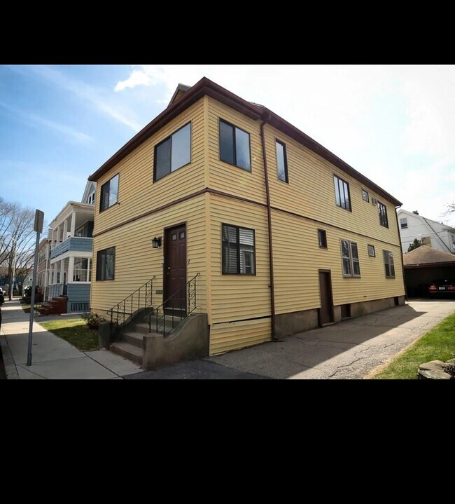 Building Photo - 7 Seagrave Rd Unit 1