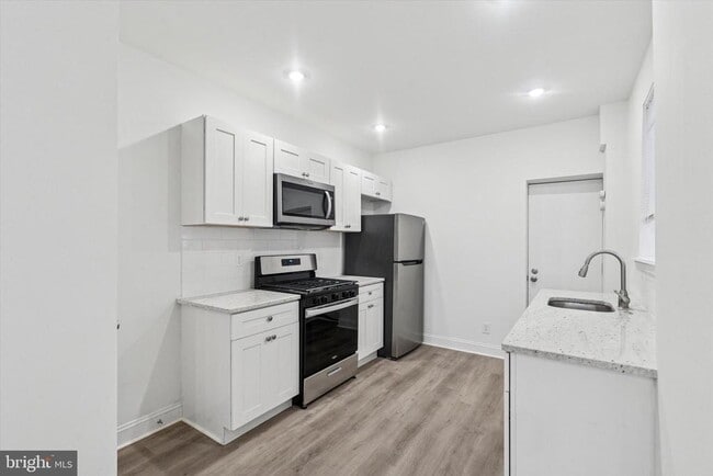 Building Photo - 1761 N Newkirk St Rental