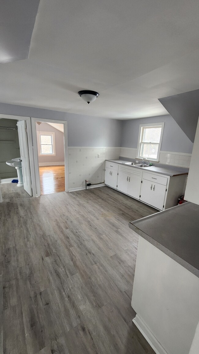 Photo - 27 Cushing St Unit Upper