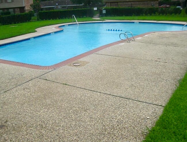 Building Photo - 7051 Chasewood Dr Unit True