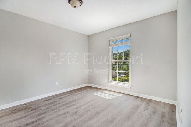 Photo - 2805 I-85 Unidad B34