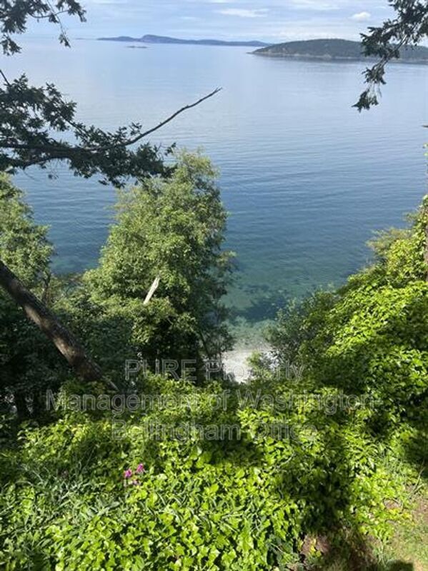 12724 Marine Dr Condo Unit B (top floor) Condo for Rent in Anacortes