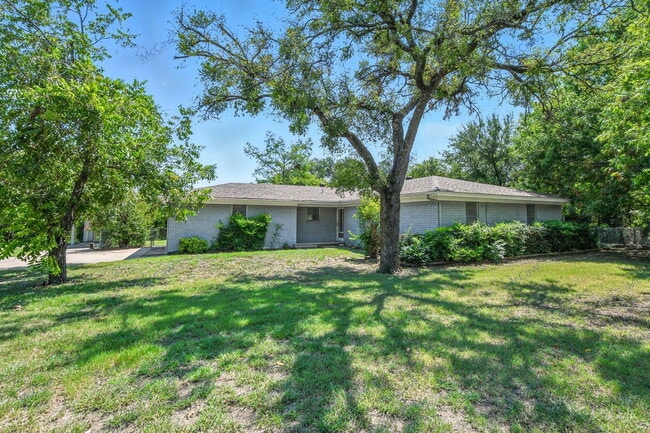 Photo - 223 Annetta Rd