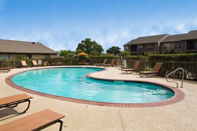 ¡REFRÉSCATE - The Bellfort