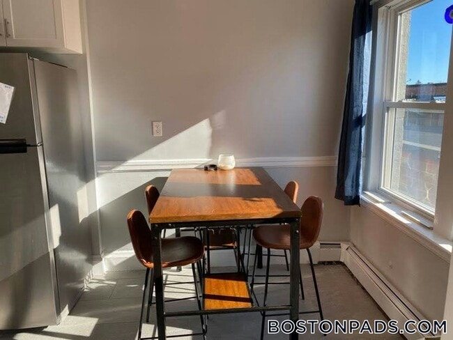 Photo - 233 Lafayette St Unidad 15