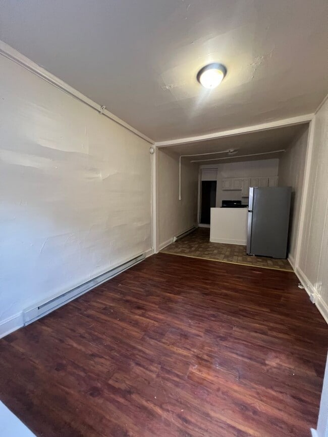 Building Photo - 312-314 S Queen St Unit 312 1/2 S Queen
