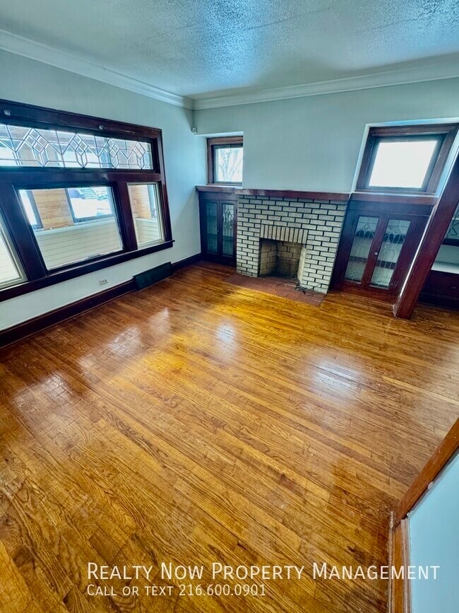 Photo - 8225 Rosewood Ave Unit 1