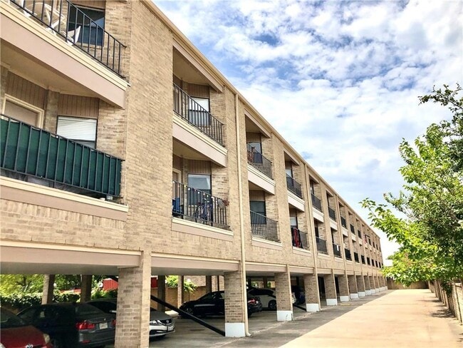 Building Photo - 3316 Guadalupe St Unit 301 Rental