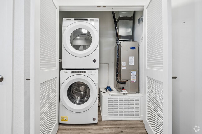 1BR, 1BA - 610SF - Laundry - Camino Real Apartments