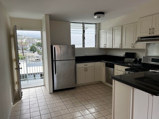 Holiday Parkway - Holiday Parkway Condo Unit 508
