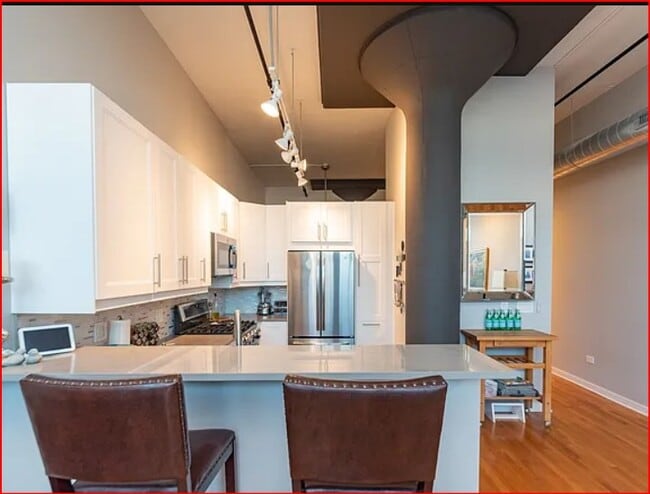 1224 W Van Buren St Unit xxxxx