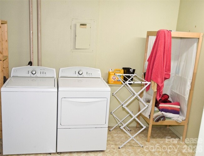 Photo - 1635 Van Dyke Dr