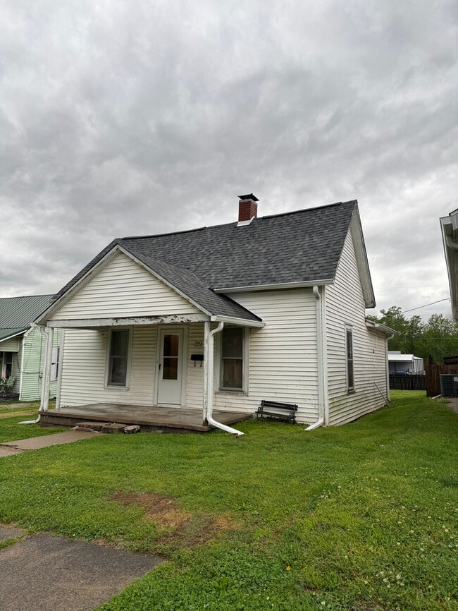 Photo - 564 S Court St