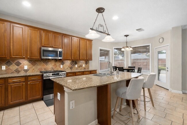 Building Photo - 24647 Hampton Lakes Dr