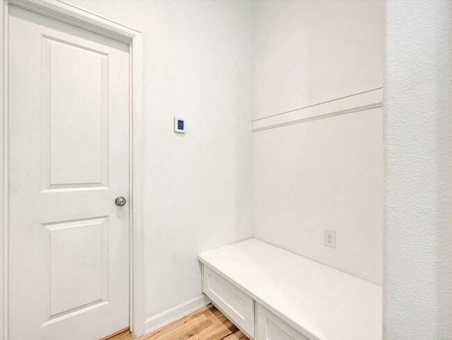 Photo - 10630 Cabot Trl