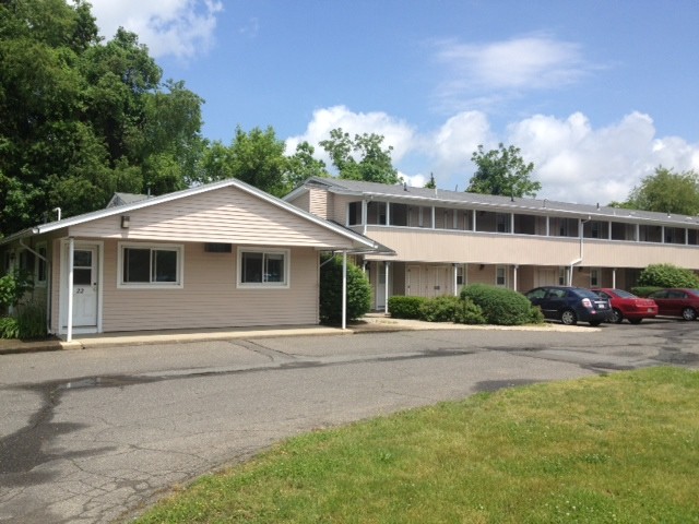 Exterior - College Inn Apartments