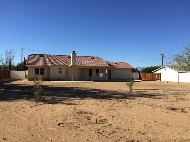 Photo - SOLAR!!! 3 BEDROOM NEWER HOME SOUTH OF BEA...