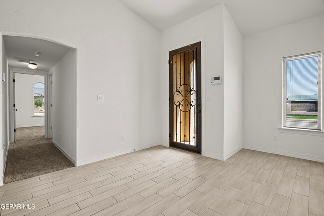 Photo - 901 Betton Pl