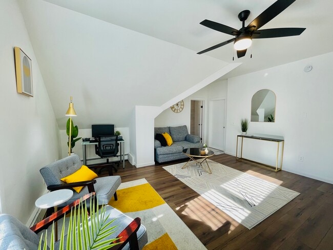 Living Room - 143 Oak St Unit 3