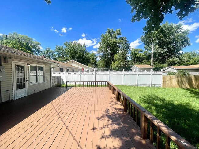 Photo - 110 N Tyrone Dr