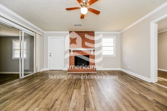 Photo - 114 Ravenwood Way