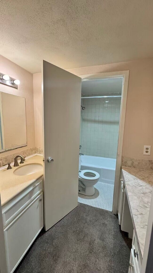 Photo - 7520 Hornwood Dr Unidad 405