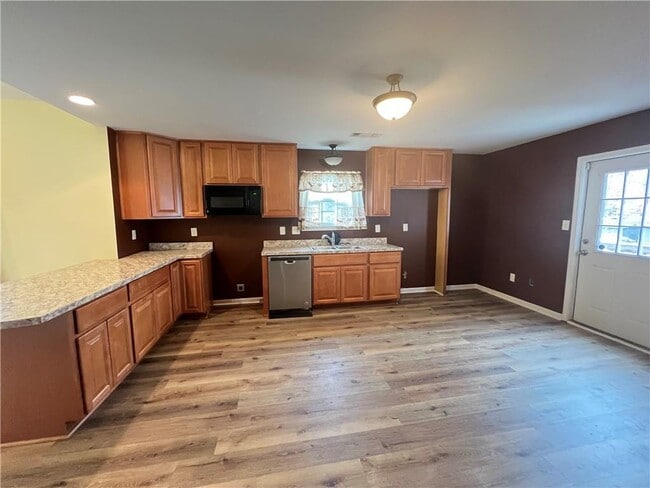 1333 Nash Rd NW