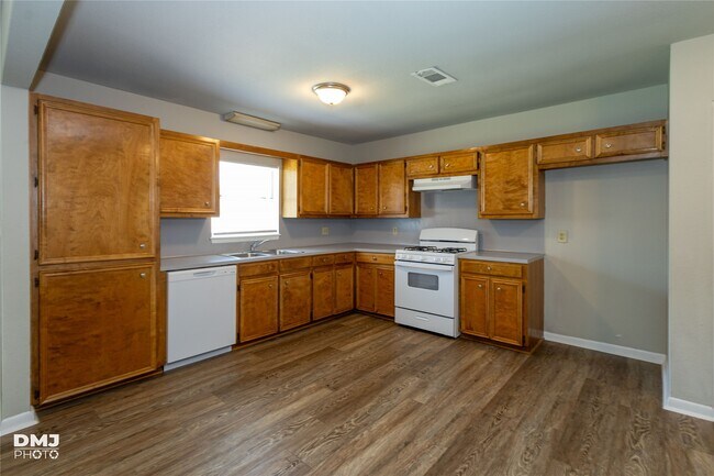 Photo - 3140 Boyd Ave