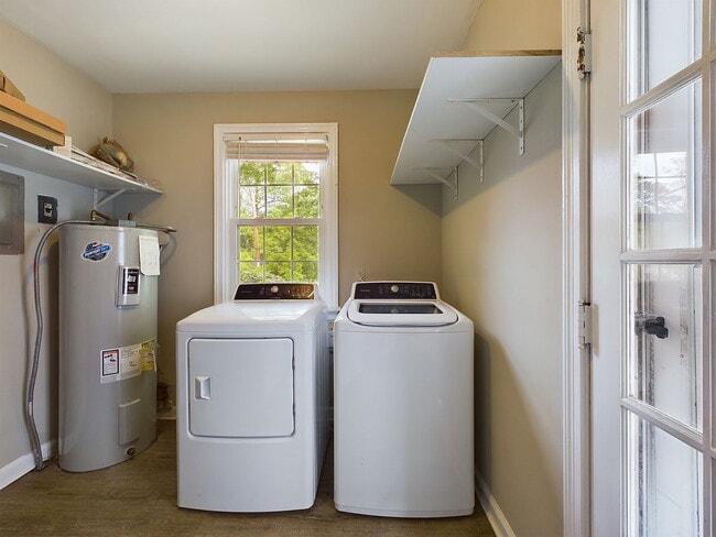 Photo - "Charming 3-Bed Richmond Retreat on Three Chopt Rd!"