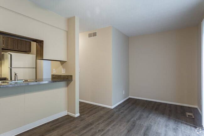 Townhouse 2BD 1.5BA 930 sq. ft. - Ravenswood